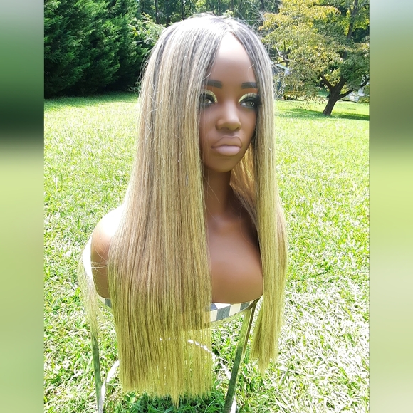 24 inches rooted Sandy blonde straigh5 blunt cut - Picture 7 of 17